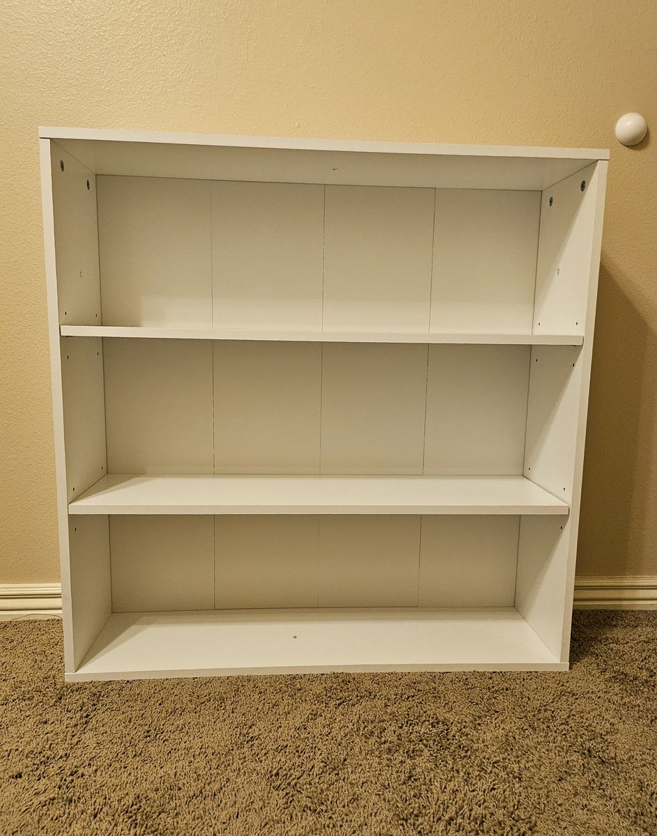 Bookshelf/Bookcase – White 3 Shelf