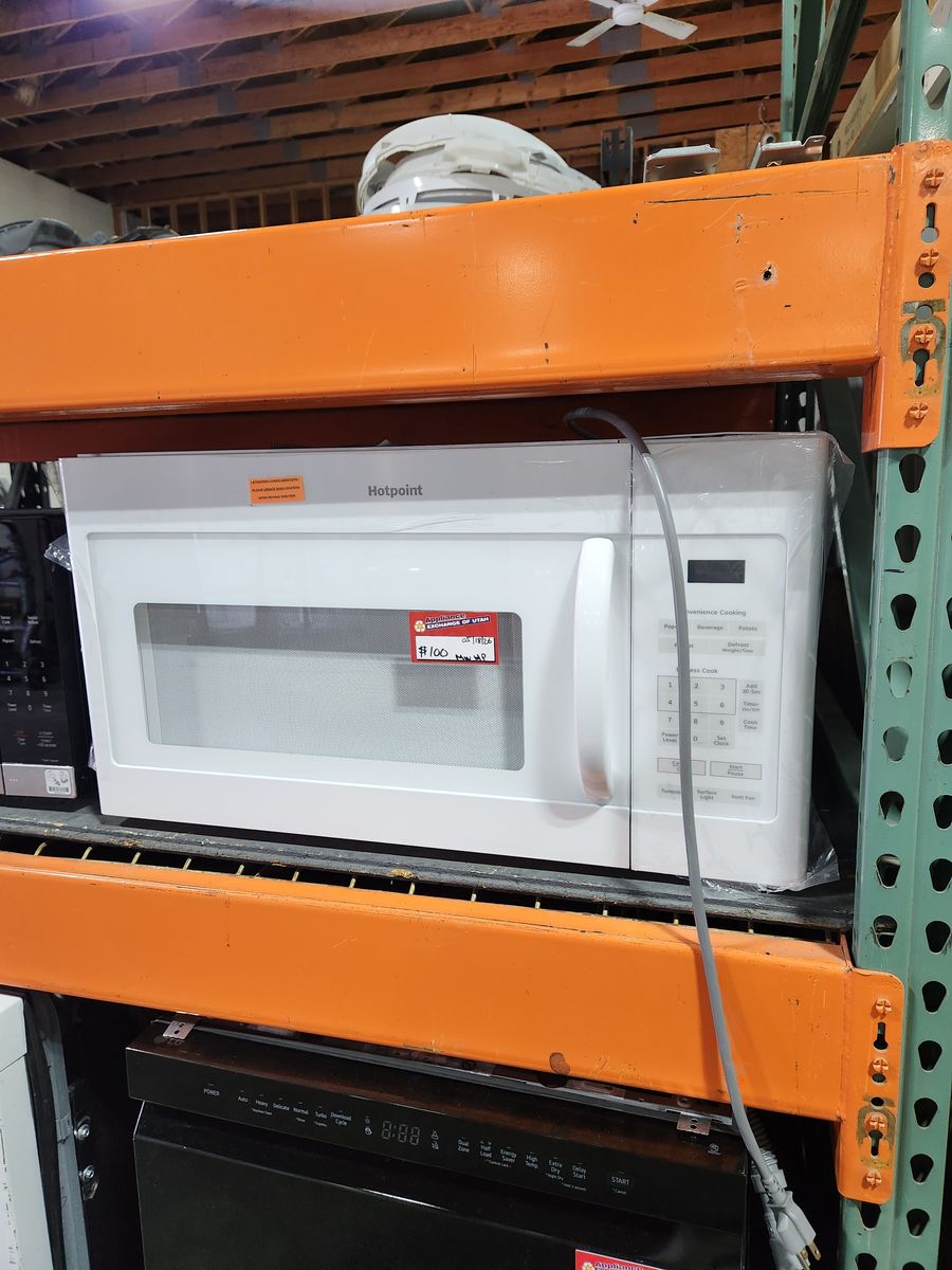 BEAUTIFUL LIKE NEW! HOTPOINT OVER THE RANGE MICROWAVE!