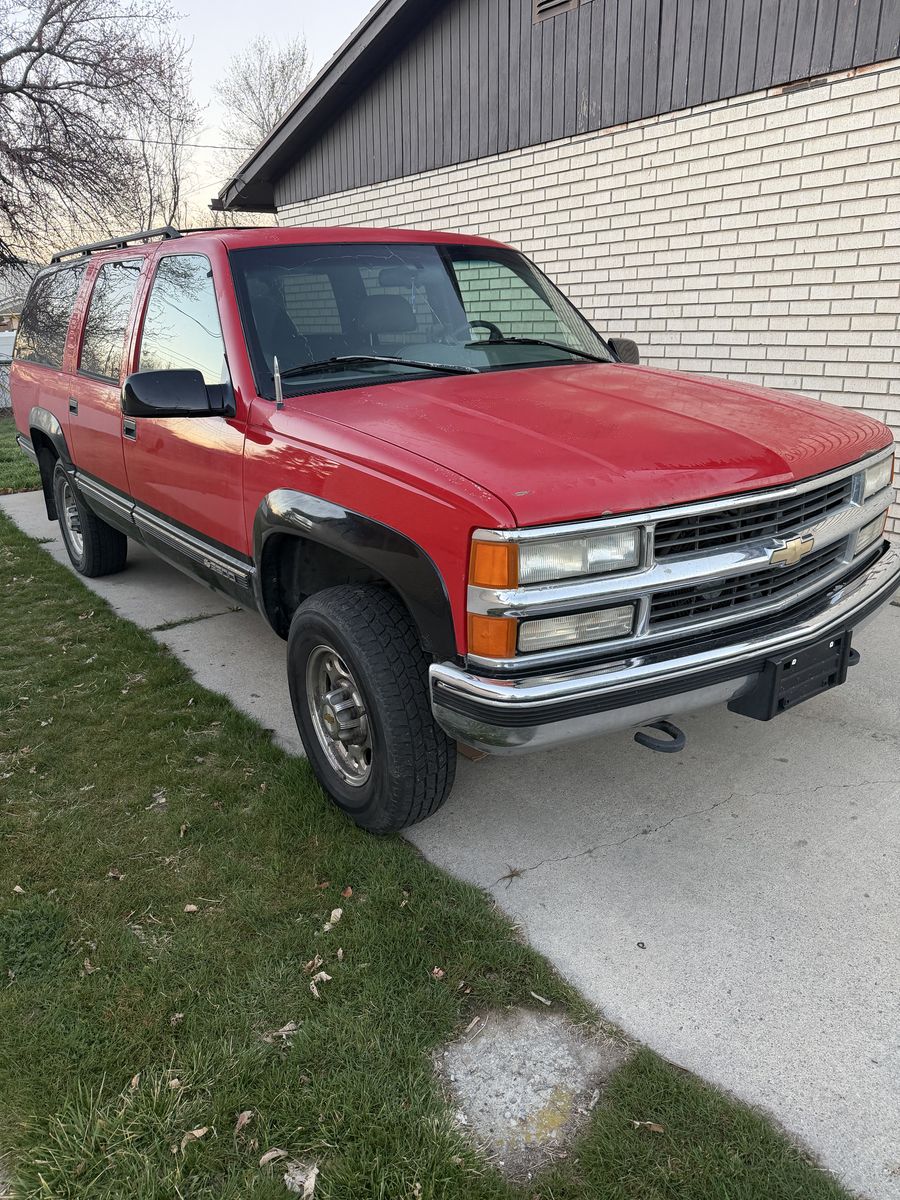 1996 CHEVROLET SUBURBAN LT