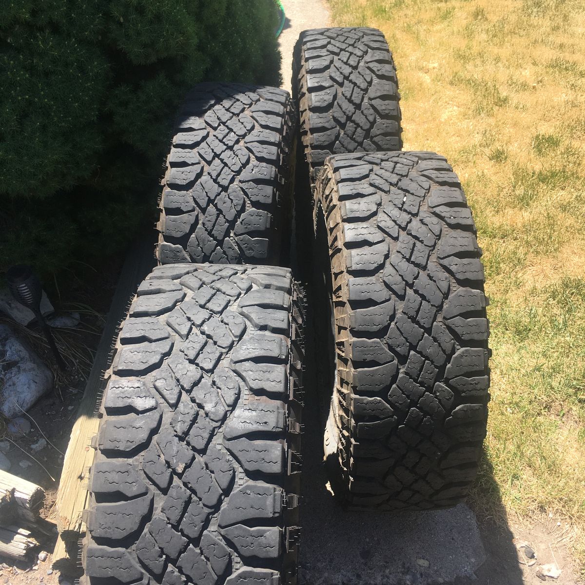 285 70 R17