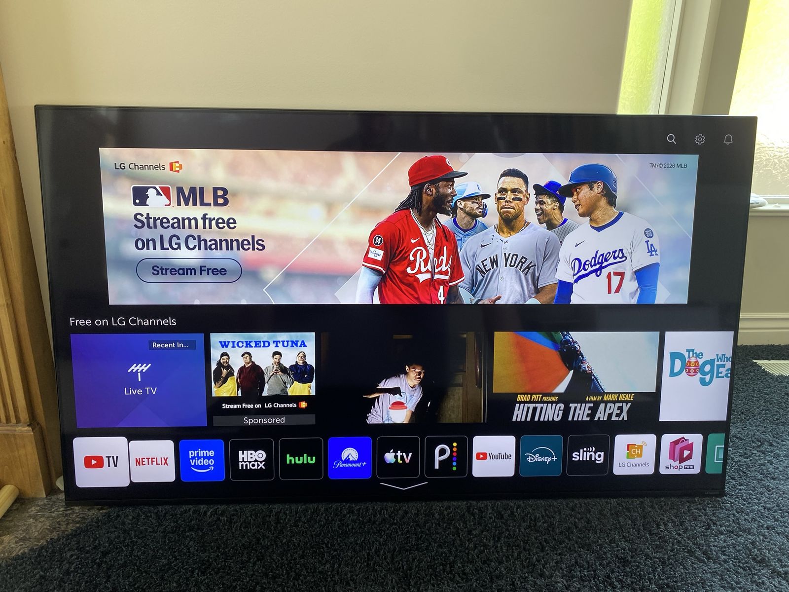 LG 65" 65SM8600PUA Smart TV Great Condition