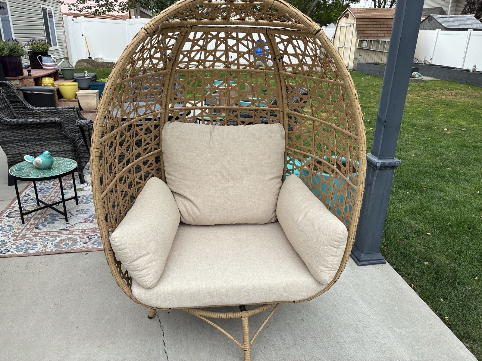 Outdoor egg chair
