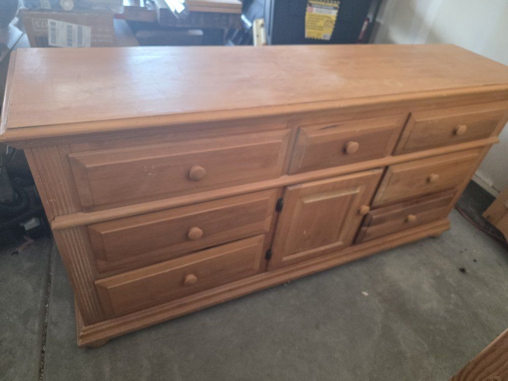 Dresser