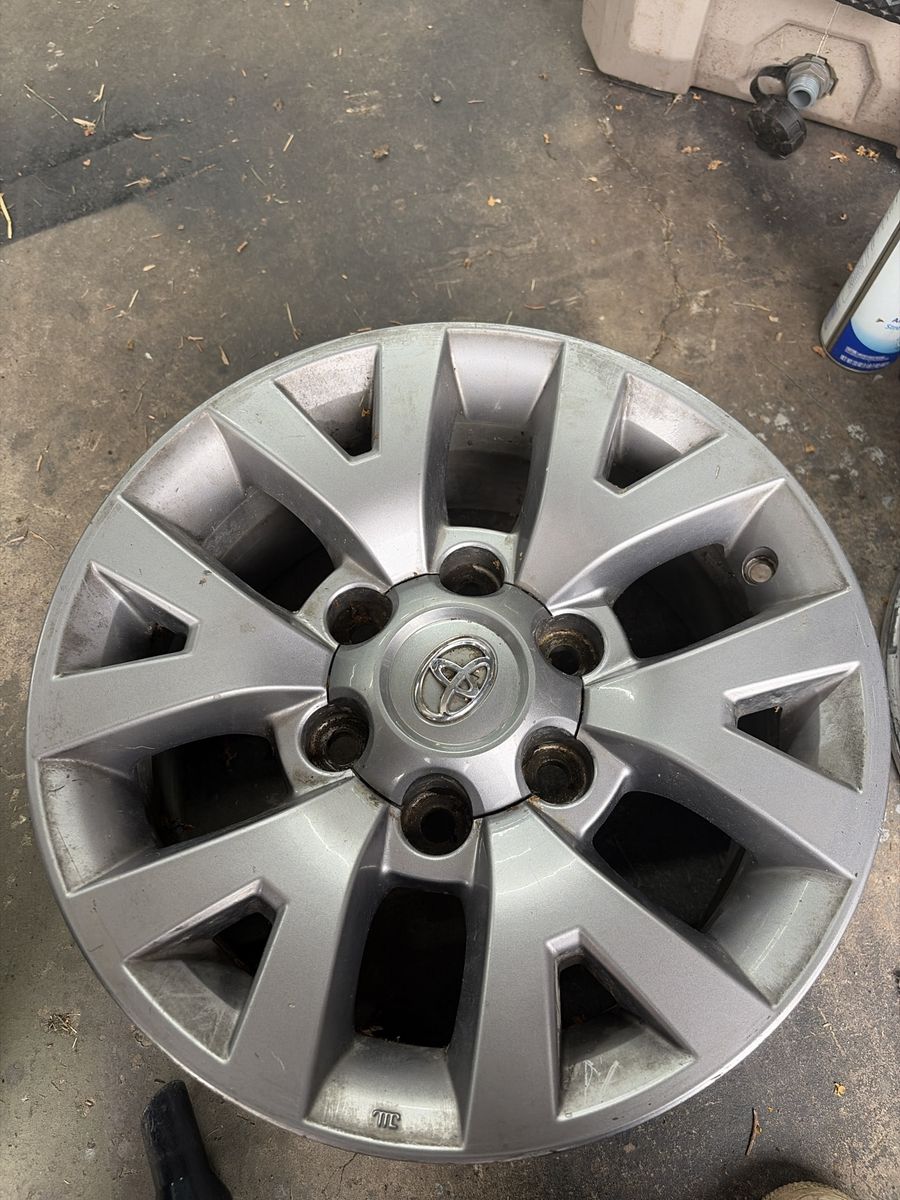 Toyota OEM Wheel Rim - Used Silver Alloy Wheel