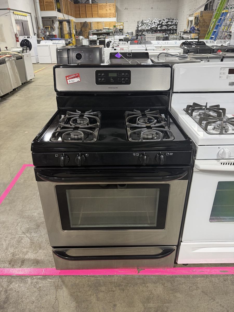HURRY! GOOD CONDITION FRIGIDAIRE GAS TOP RANGE