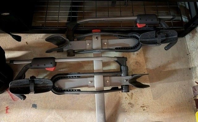 Yakima Hold Up + 2 Add On Bike Rack