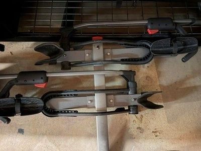 Yakima Hold Up + 2 Add On Bike Rack
