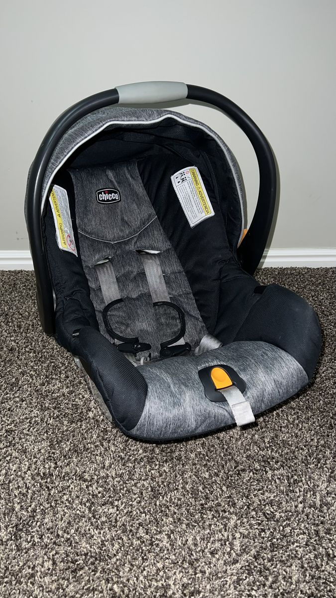 Chicco Infant Carseat