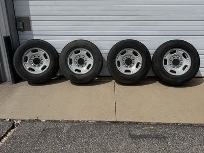 Chevy 2500 wheels & tires