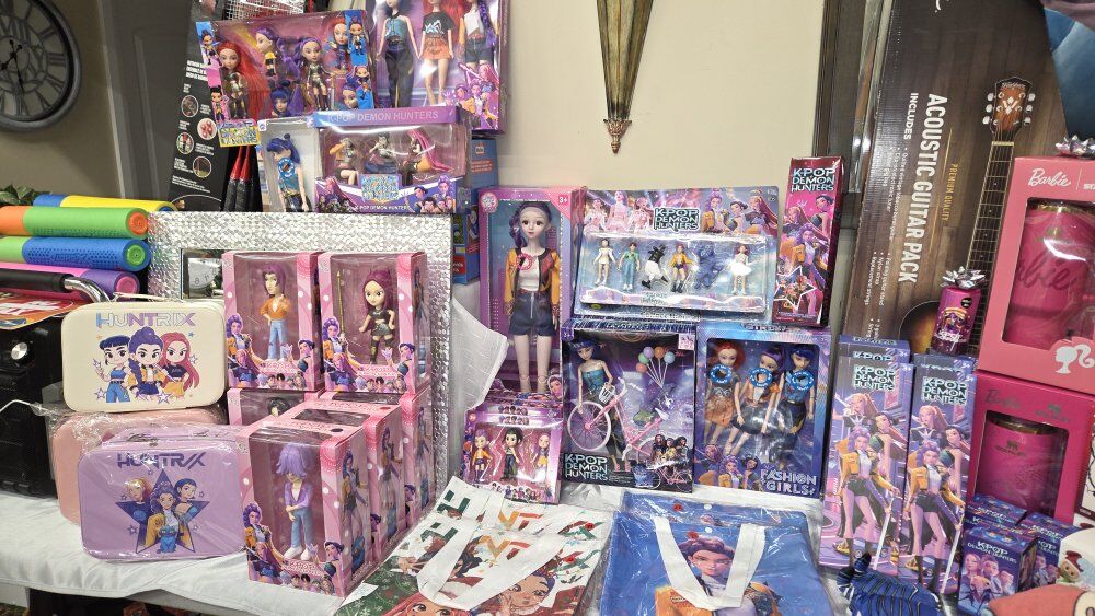 Kpop Demon Hunters-Barbie-Labubu-Hello Kitty & mor
