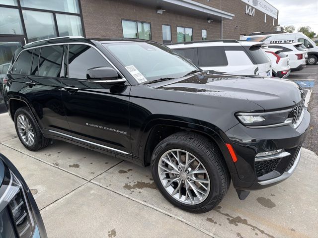 2022 Jeep Grand Cherokee Summit