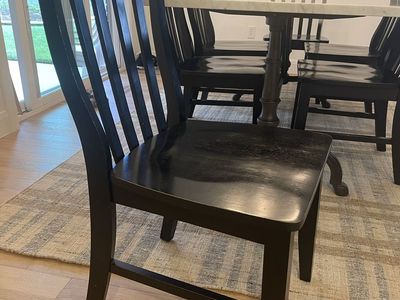 Set of 8 dining chairs