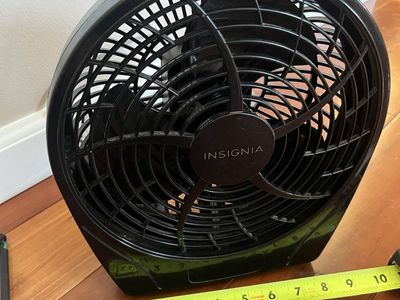 Insignia 9-Inch Personal Table Fan - Black