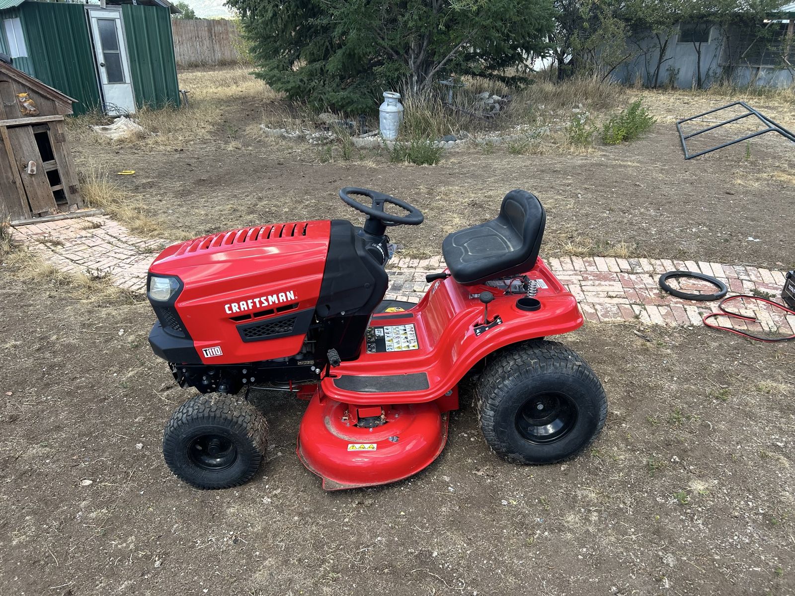 Craftsman T110 Riding Lawn Mower - Red