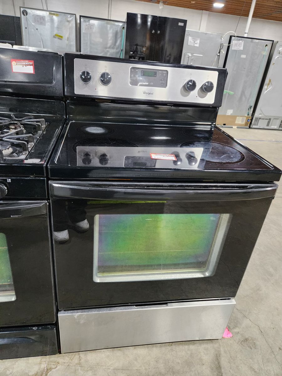Whirlpool Electric Range Oven Black Glass Cooktop Stainless Steel Trim