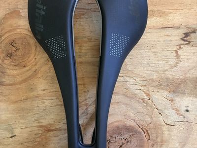 Selle Italia SLR TM Boost Superflow bike saddle