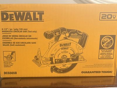 NEW DEWALT 20-volt Max 6-1/2-in Brushless Cordless Circular Saw (TOOL ONLY)