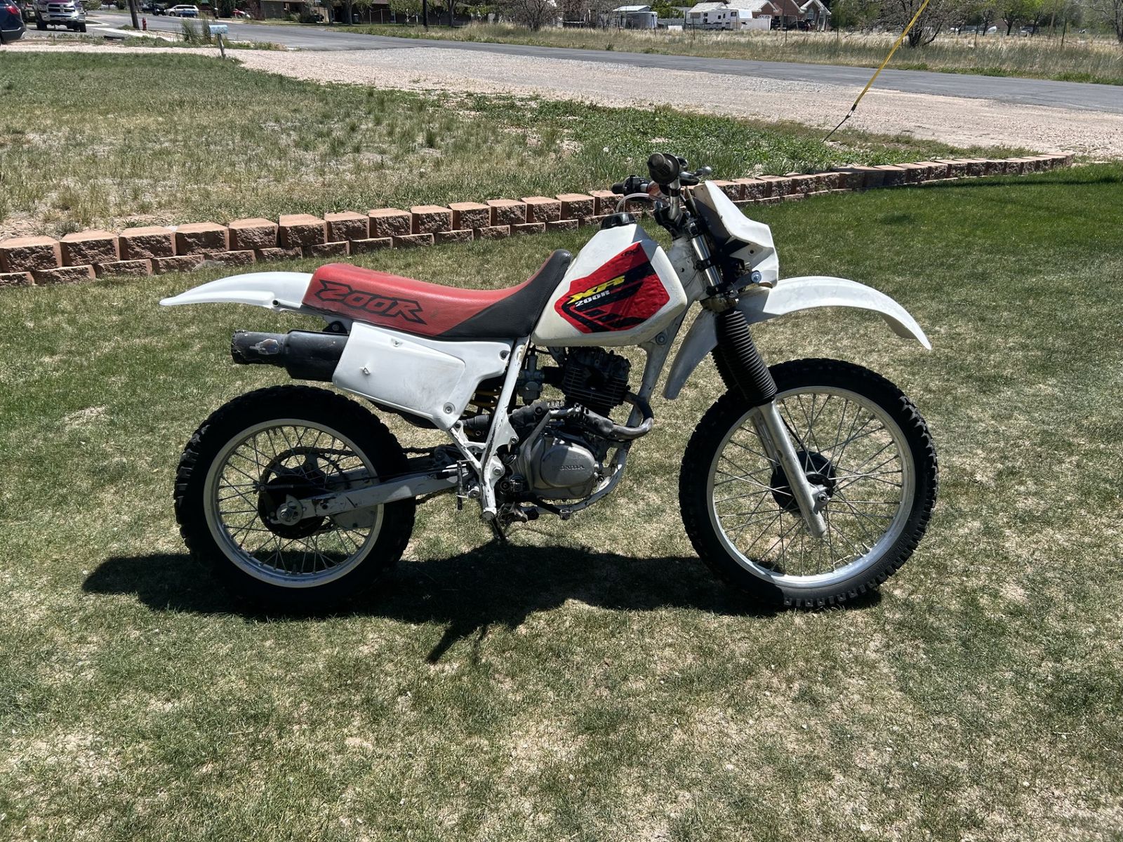 1999 XR 200R