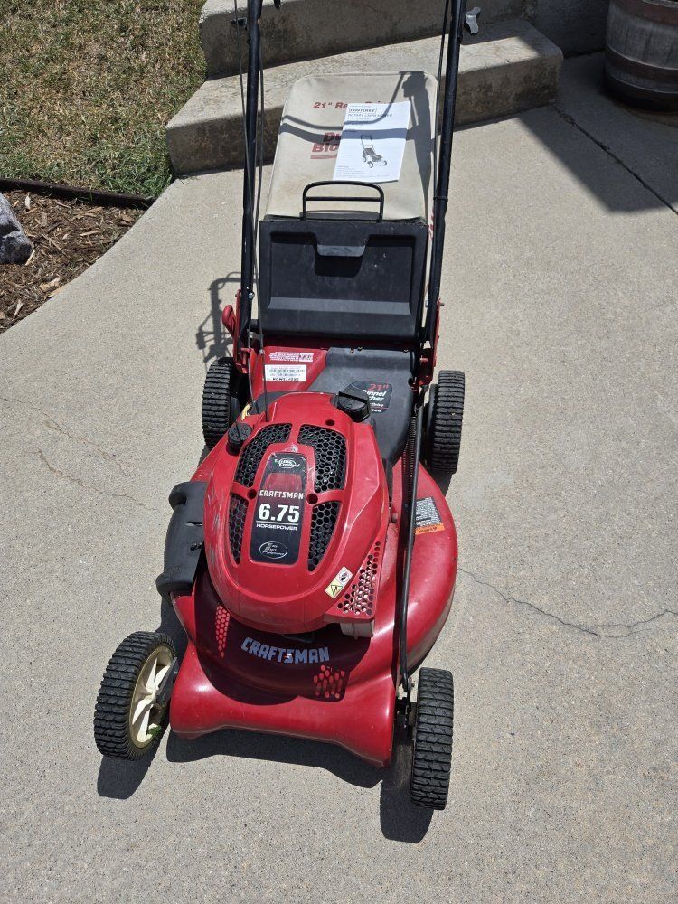 Craftsman self propelled 6.75 HP Gas mower