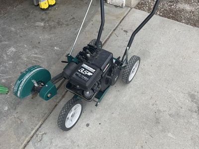 Gas powered lawn edger