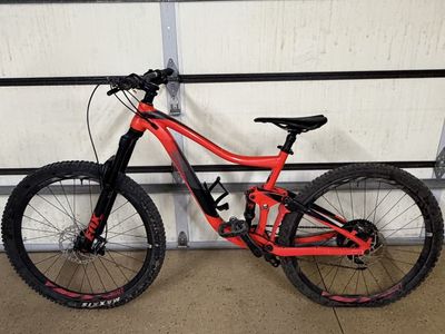 Giant Trance Mountain Bike - Medium - Full Suspension - Red/Black