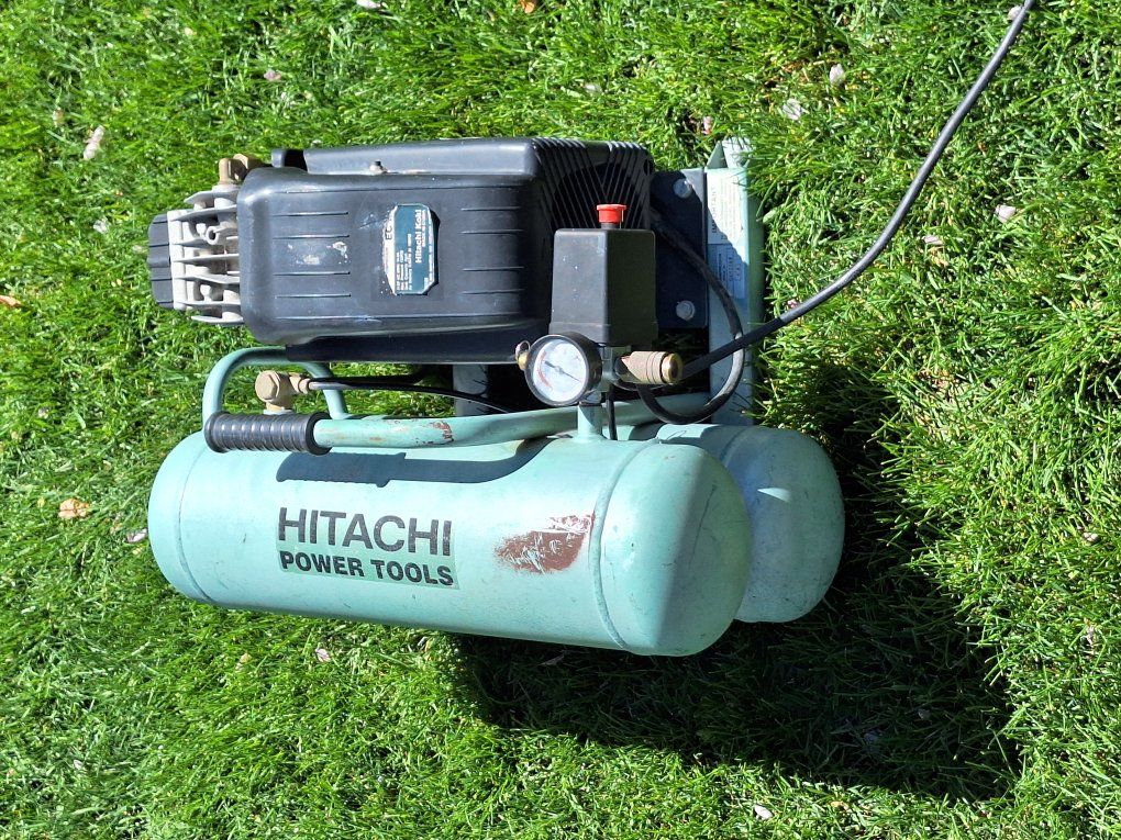 Hitachi air compressor