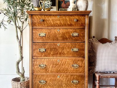 *FREE DELIVERY* Antique Birdseye Maple Chest of Drawers/Dresser