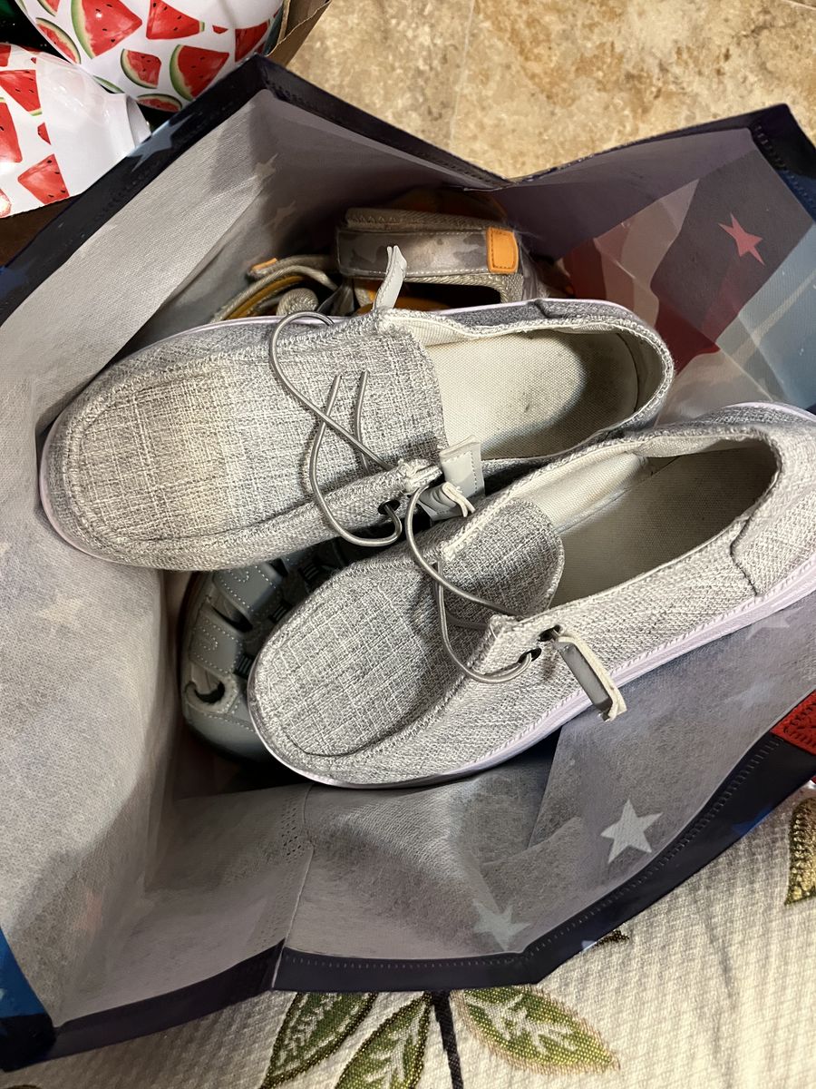 WOMEN'S SHOES