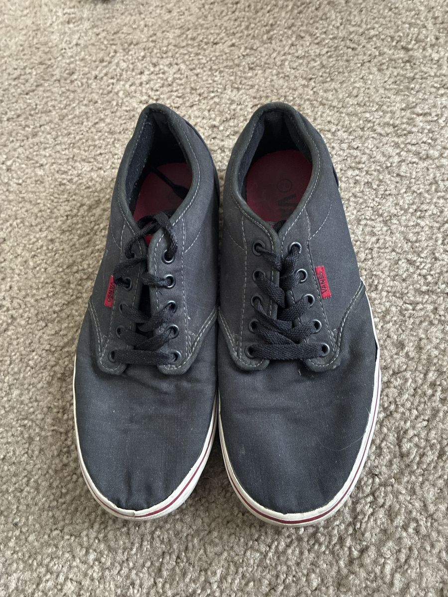 Vans Black Low Top Skate Shoes with Red Accents Men's 9.5