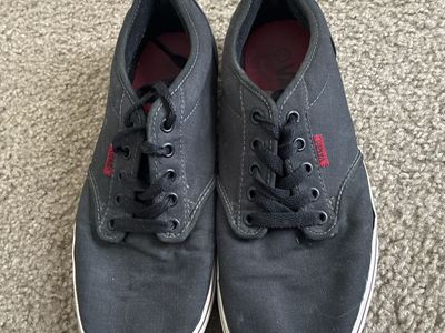 Vans Black Low Top Skate Shoes with Red Accents Men's 9.5