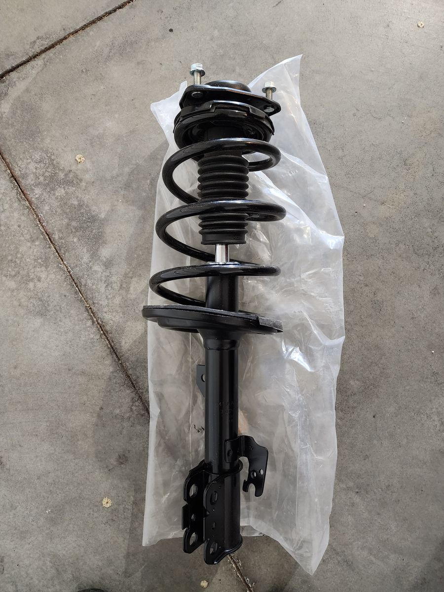 New Front Struts Shocks for 2011 - 2014 Toyota Sienna