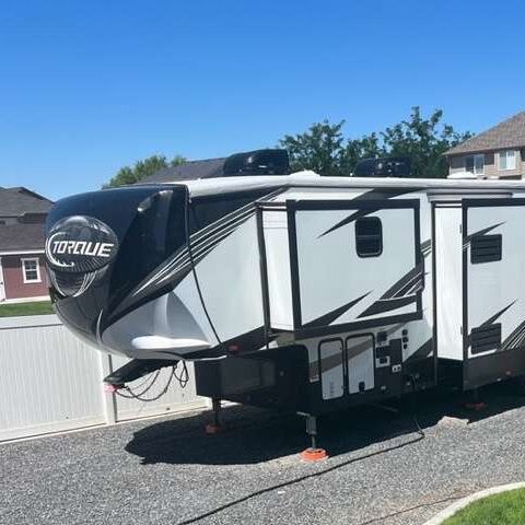 2018 Heartland Torque 345- 5th wheel trailer