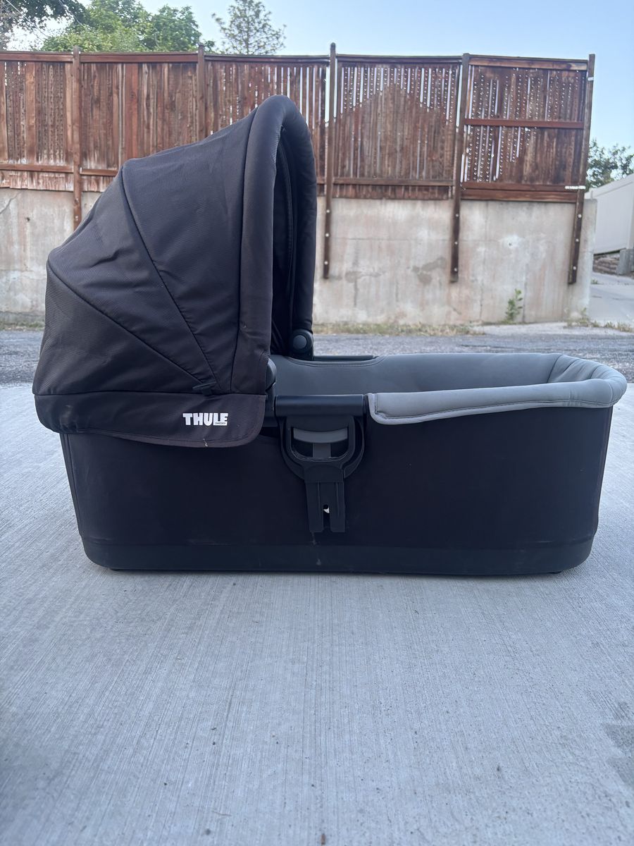Thule Urban Glide Bassinet - Black Infant Carrycot for Stroller, Excellent Condition
