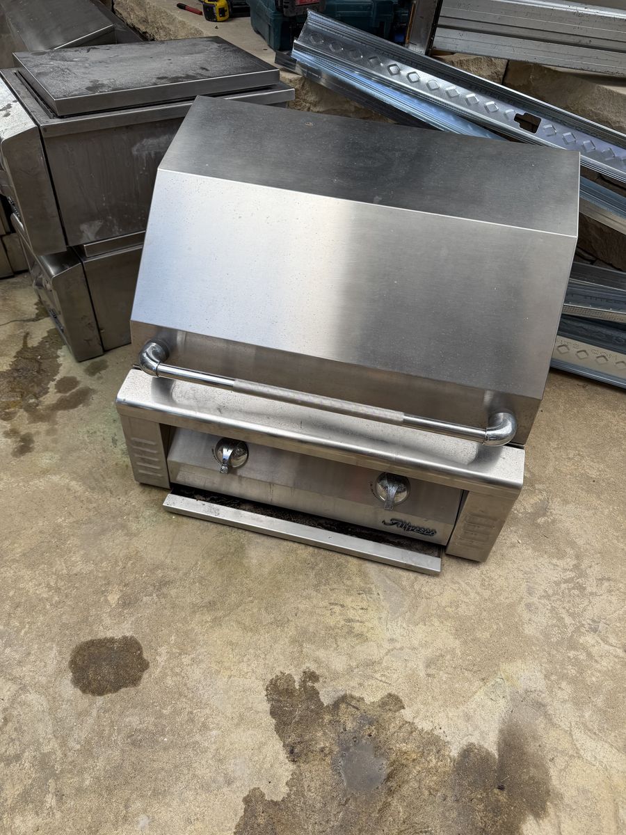 Main image 3