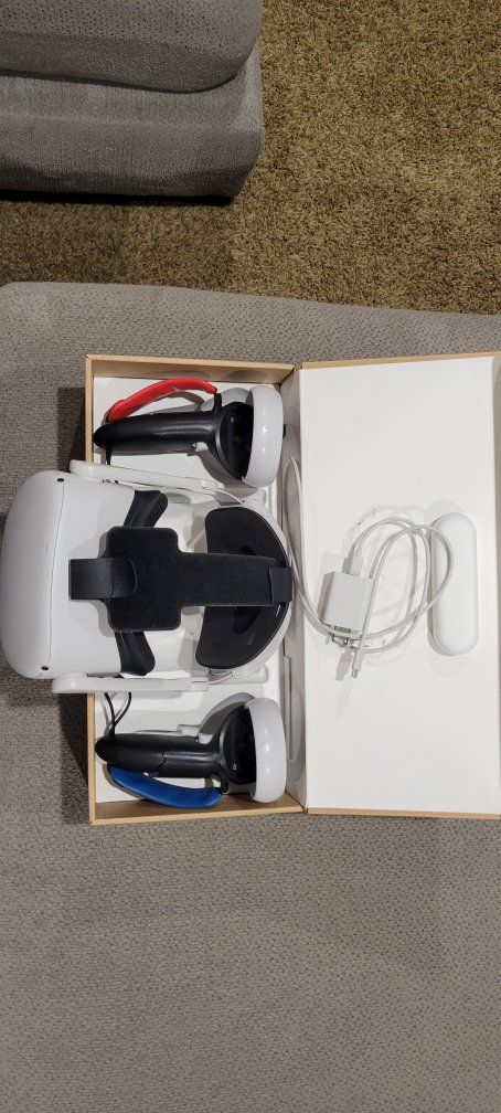 Meta Quest 2 (Oculus Quest 2) VR Headset & Controllers - 128GB, White