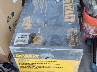 BRAND NEW DEWALT 12 Inch Double-Bevel Compound Miter Saw Never Used