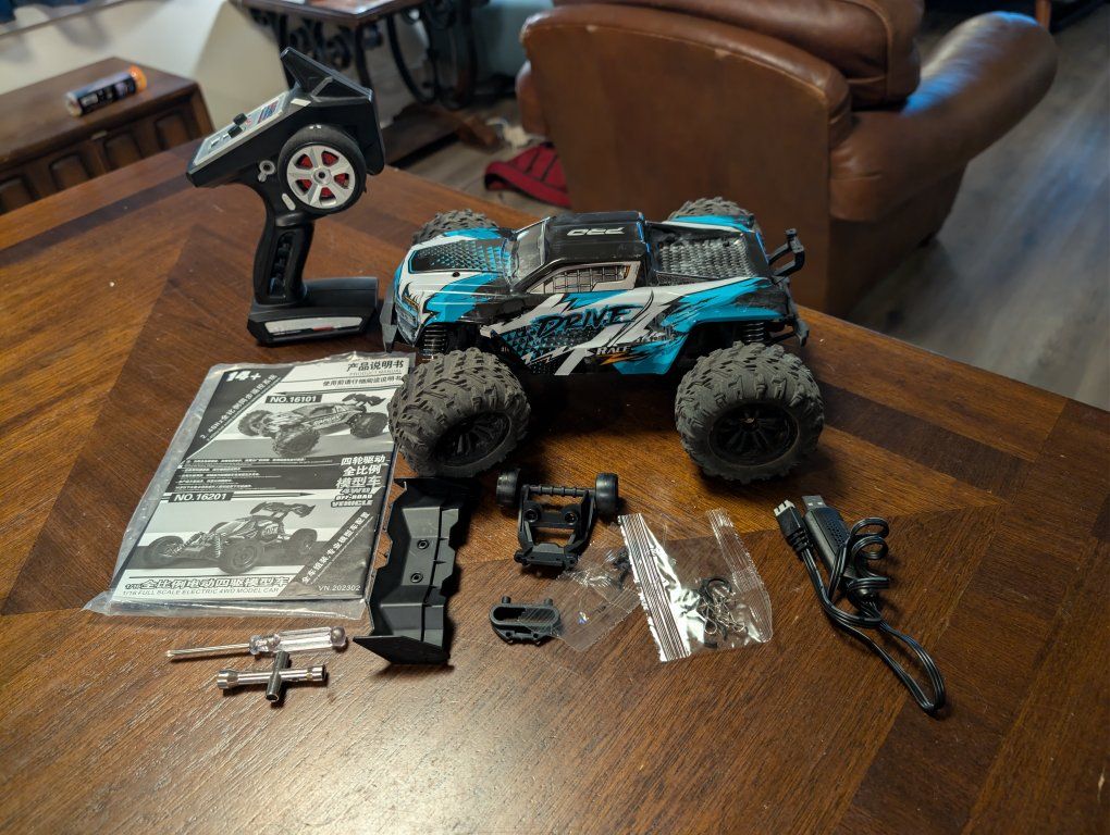 Brushless 2s LiPo 1/18 Scale RC Truck