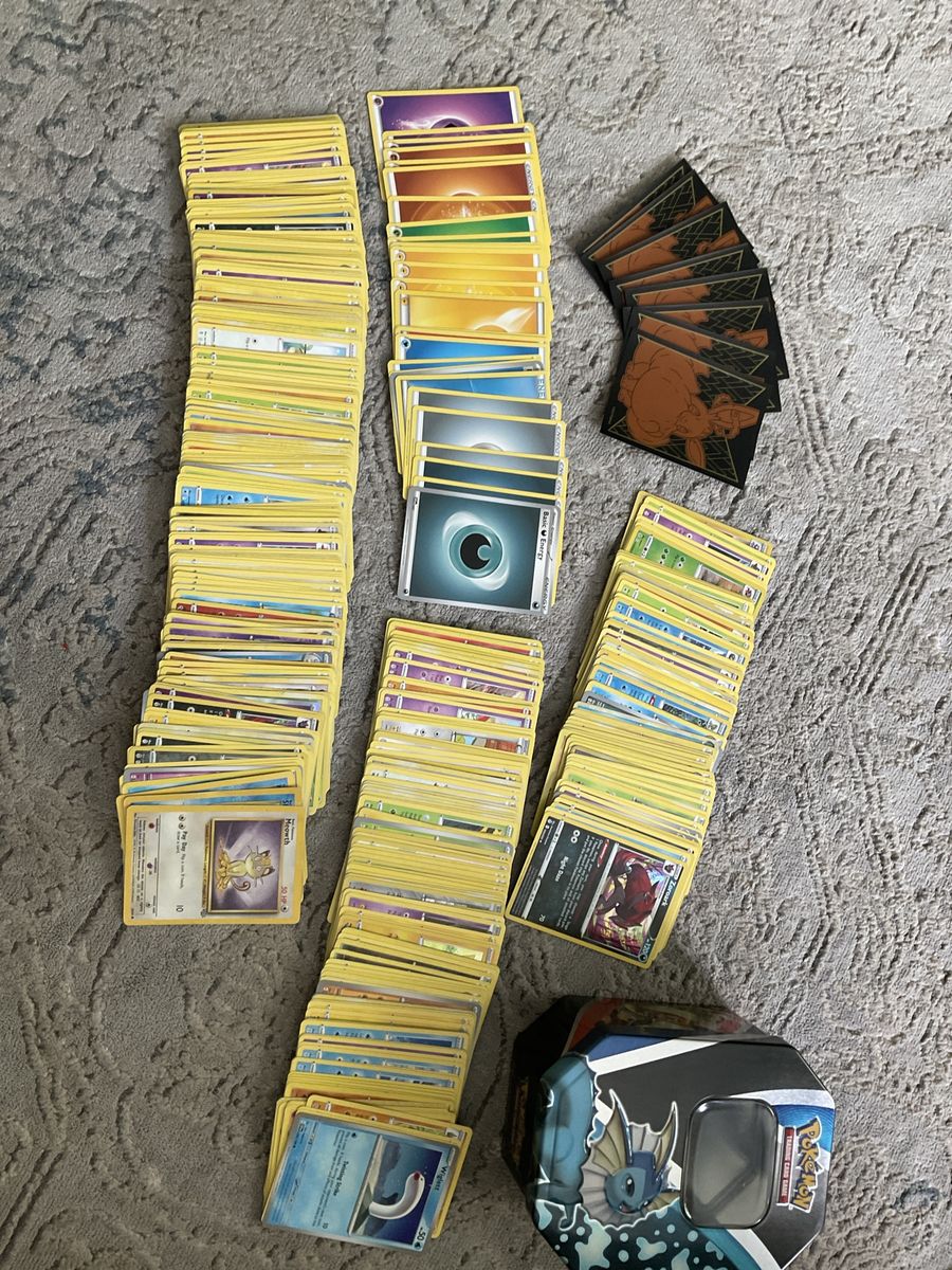 Pokémon Trading Card Game Energy Cards & Sleeves Lot - Mixed Set with Vaporeon Tin