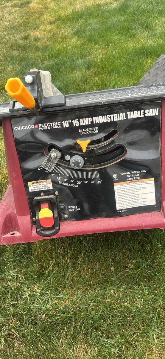 Chicago Electric 10” Table Saw – 15 Amp – Works Good
