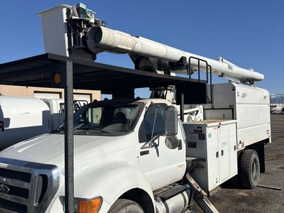 2013 Ford F750 75’ Reach