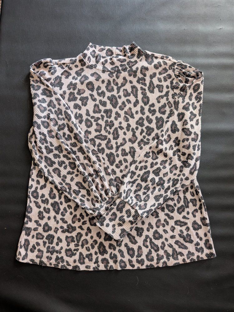 Maurices Leopard Print Long Sleeve Shirt size L