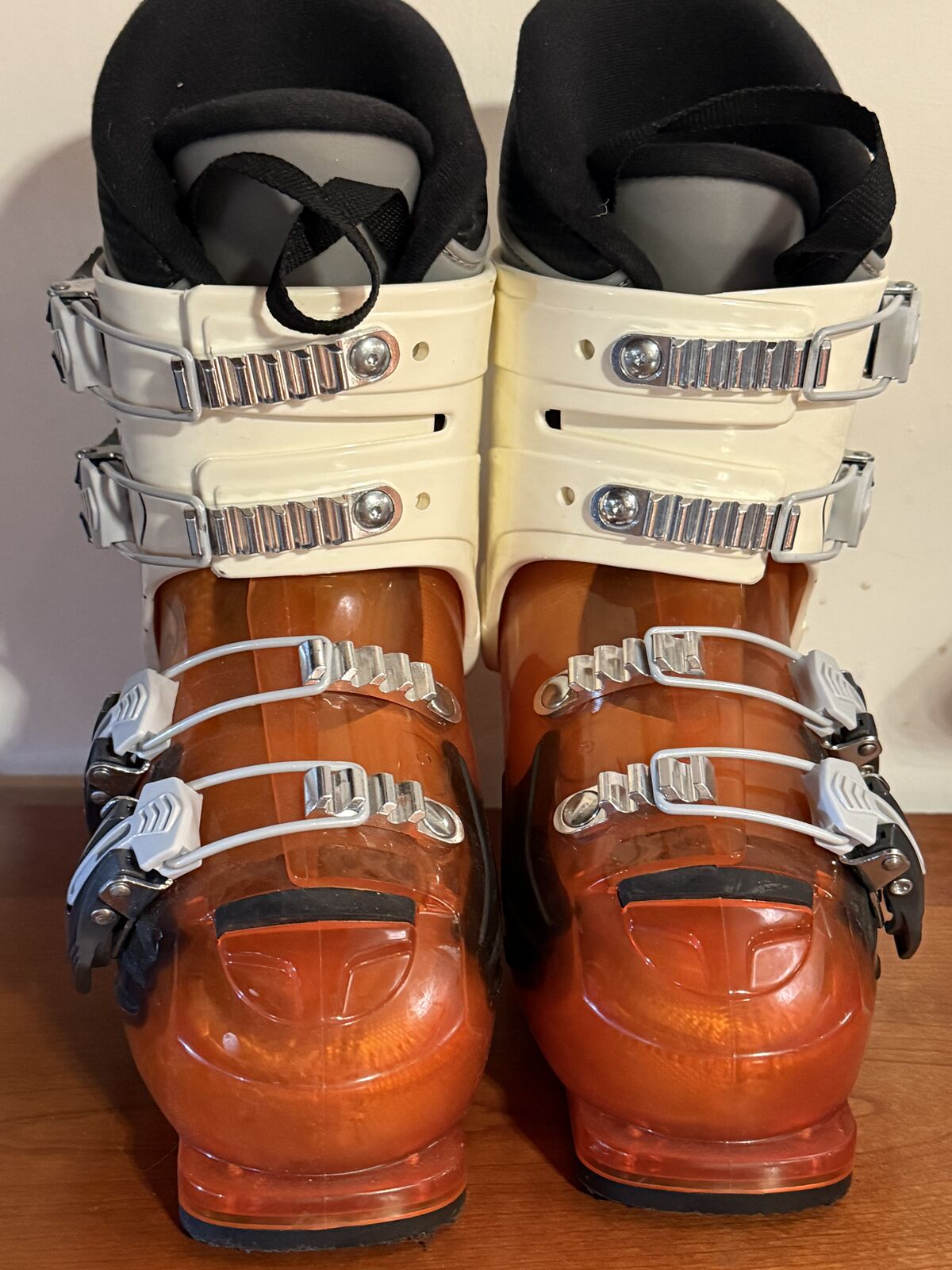 Kids atomic ski boots