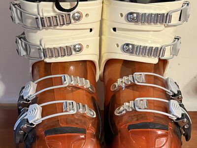 Kids atomic ski boots