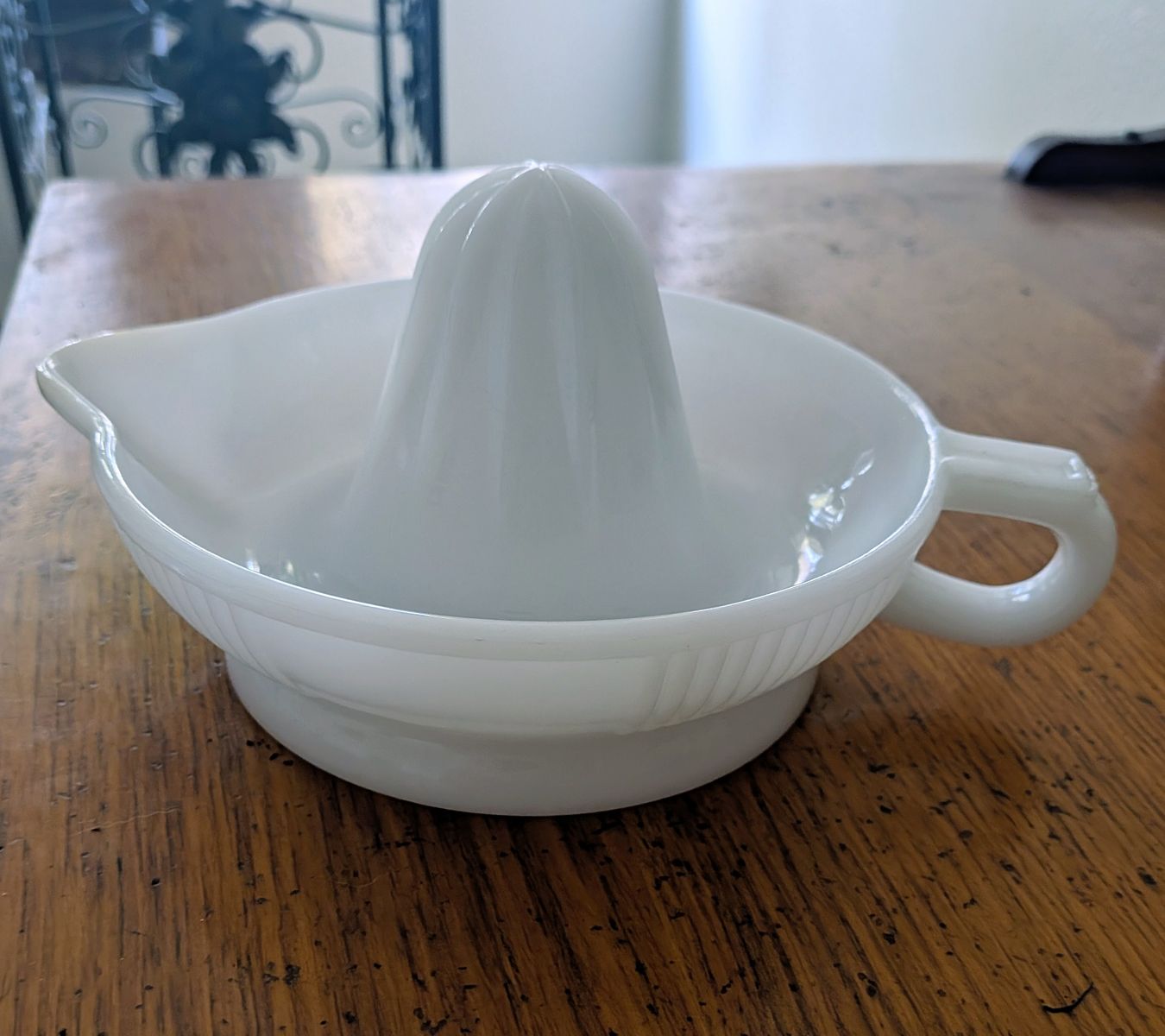 Vintage White Milk Glass Citrus Juicer Reamer with Handle and Pour Spout