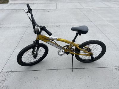Mongoose Hoop D BMX bike