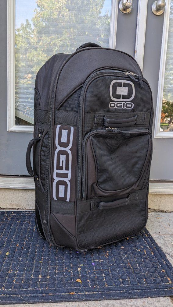 Ogio Wheeled Suitcase Bag