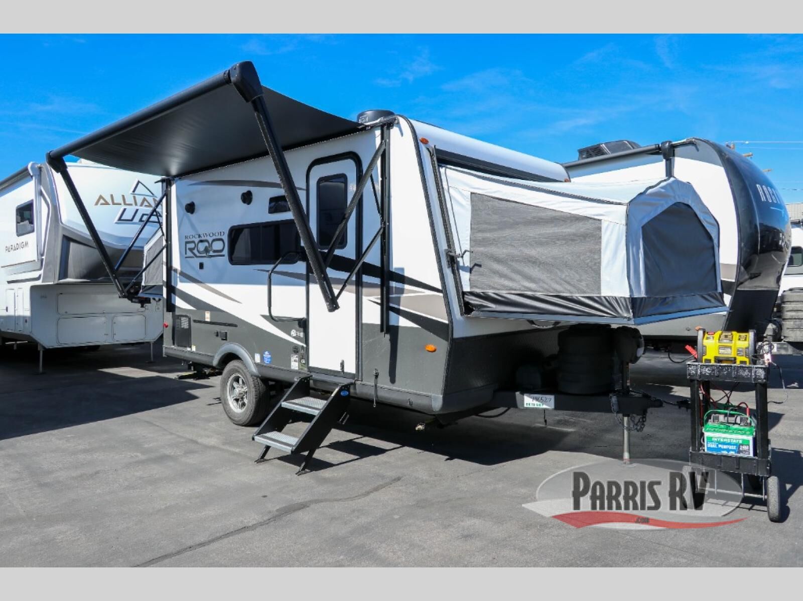 New 2025 Forest River RV Rockwood Roo 17E