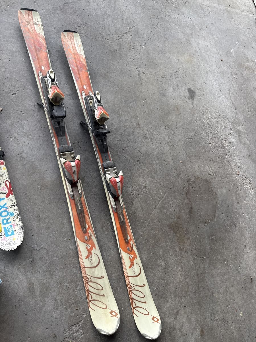 Attiva Skis