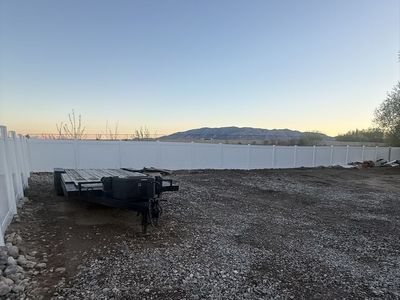 6' White Vinyl fence 240'