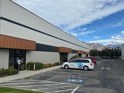Flex Warehouse for Lease – 2 min from I-15 / I-215 & TRAX
